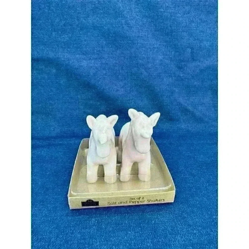NIB Whimsical Cupboard Unicorn Salt Pepper Shakers Rose Pink Kitchen‎